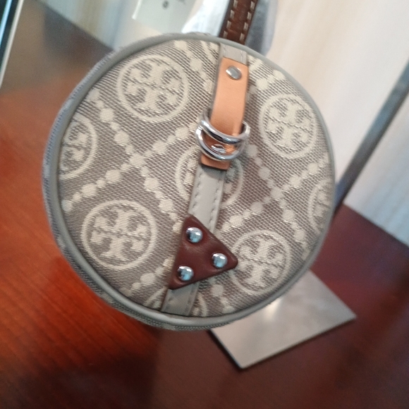 Tory Burch T Monogram Utility Cylinder Bag NWT - Picture 5 of 9